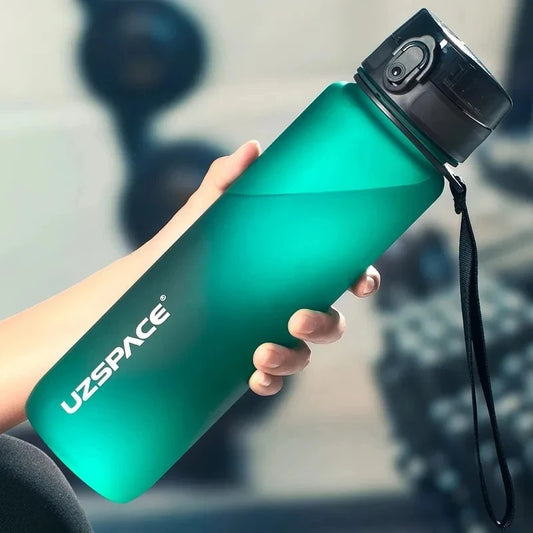 HydroHero - The Unstoppable BPA-free Hydration Companion